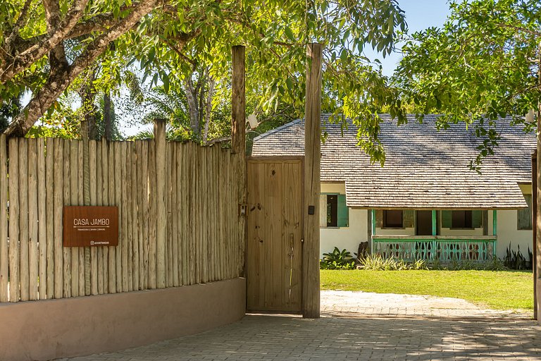 Accommodation in Trancoso: Casa Jambo near the beach