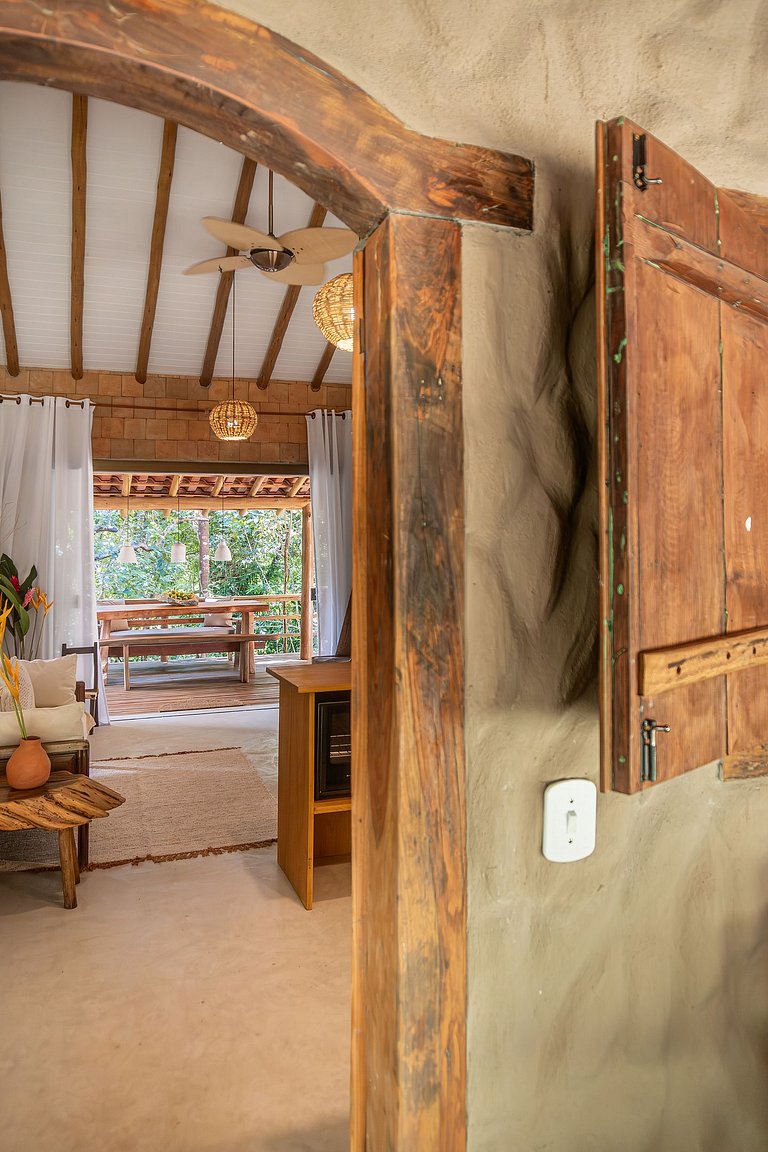 Casa Pequi Trancoso: Rustic Charm and Atlantic Forest